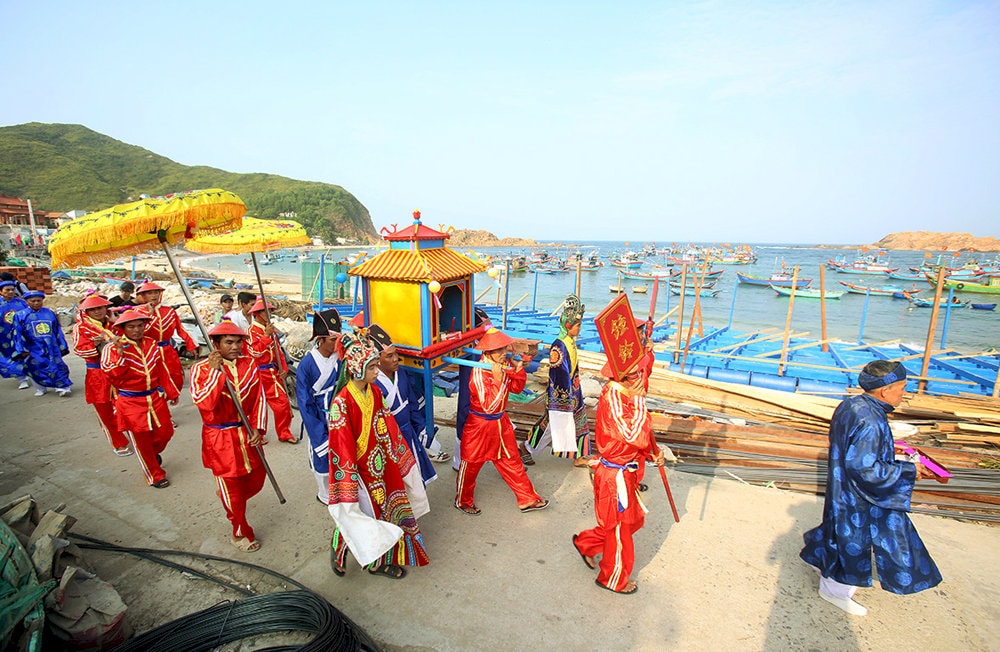 Nhon Hai Beach becomes more vibrant and bustling when the Cau Ngu Festival takes place